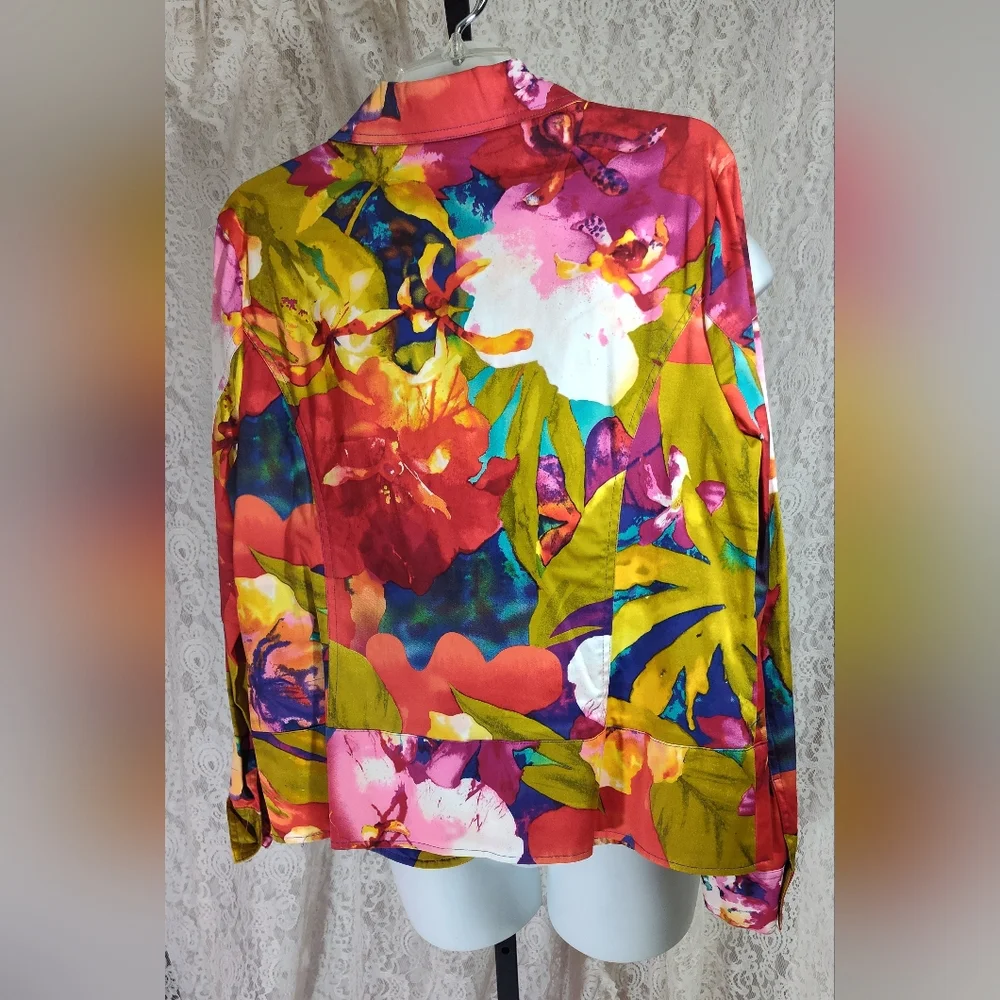 E L C C Zip Front Colorful Floral Women's Top NWOT
